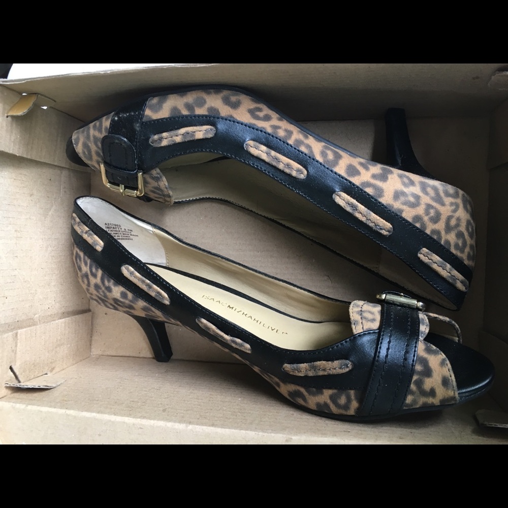 Issac Mizrahi Live Patty print open toe shoe.